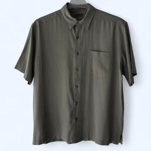 REI Casual Button Down Shirt‎ Mens L Olive Green Striped Short Sleeve Pocket